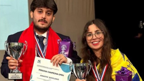 Amadeo i Isabella amb el títol de campions del món a Panamà